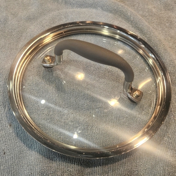 Pampered Chef Executive Nonstick 3-Quart Saucepan REPLACEMENT LID ONLY - Picture 2 of 4